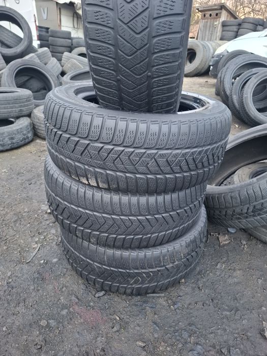 Vand 1 sau 2 sau 4 anvelope 225 55 16 pireli de iarna