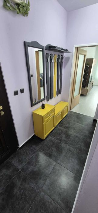 Обзаведен тристаен апартамент в кв. Бриз