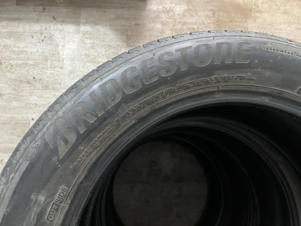 Летние шины Bridgestone 235/55 R19
