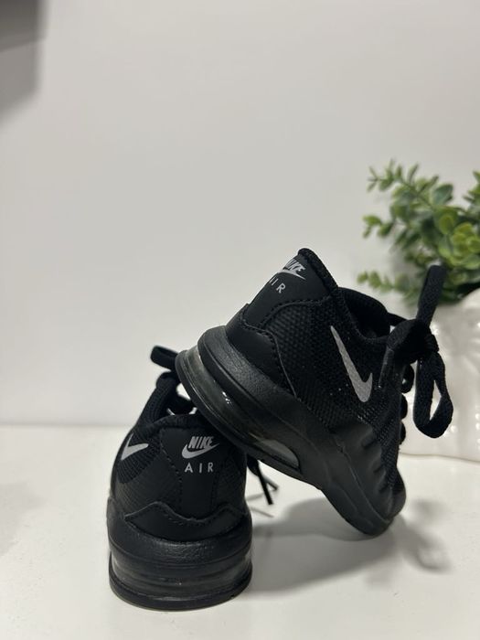 Олекотени бебешки маратонки Nike Air