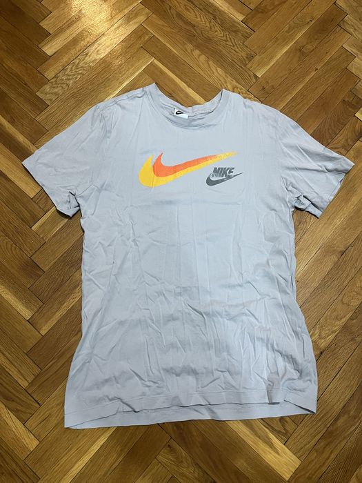 Сива тениска Nike