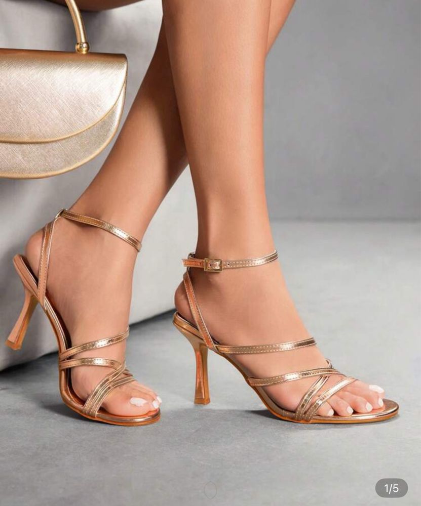 Чисто нови сандали с ток Rose Gold