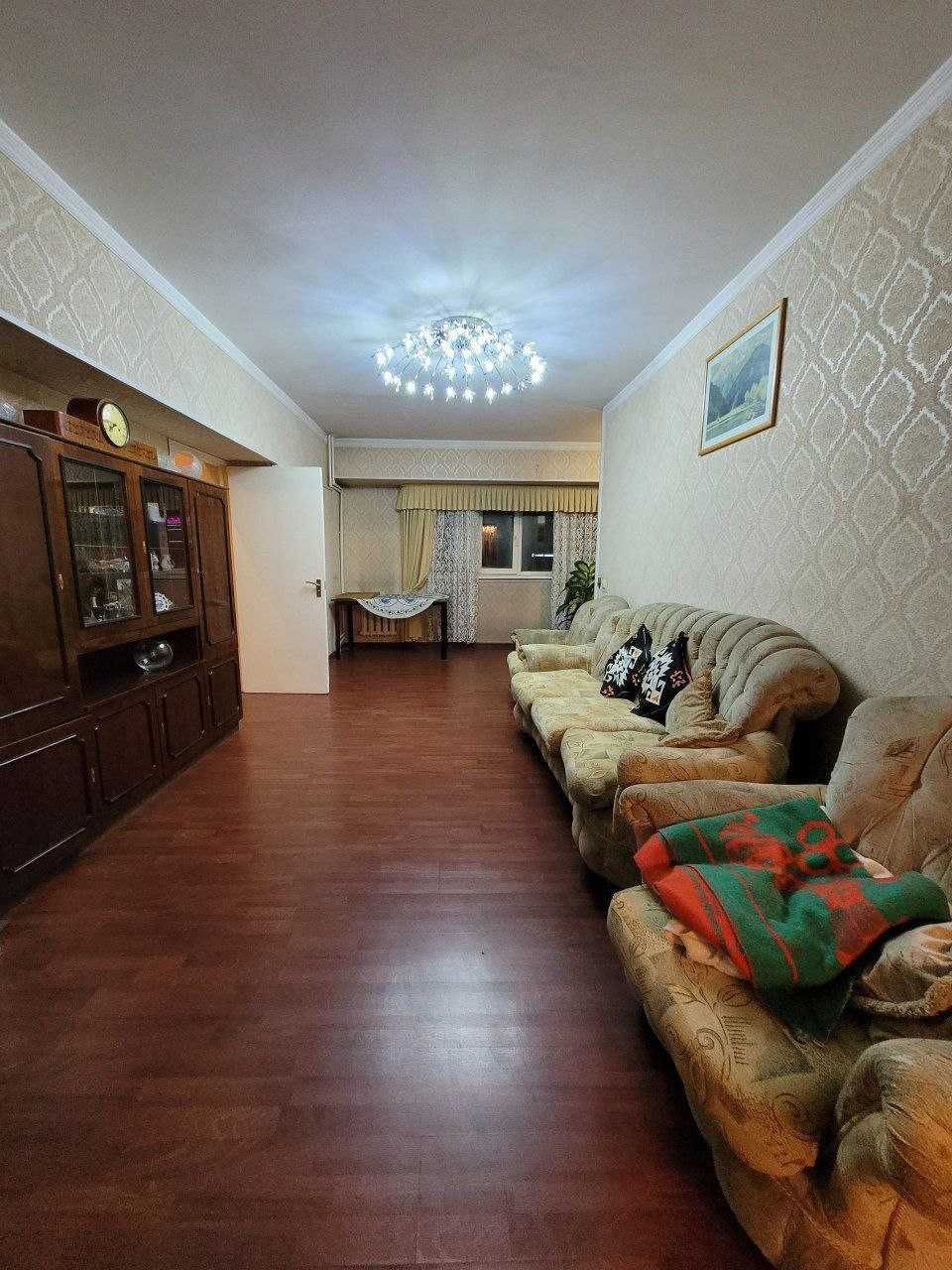 Продается на Ц-1 Детский мир 5 ком 5 этаж