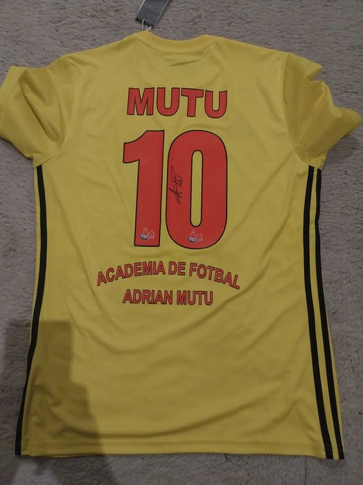 Minge si tricou semnat de Adrian Mutu