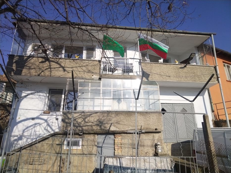 Напълно обзаведен етаж от къща ул. Крали Марко 15 / от собственик