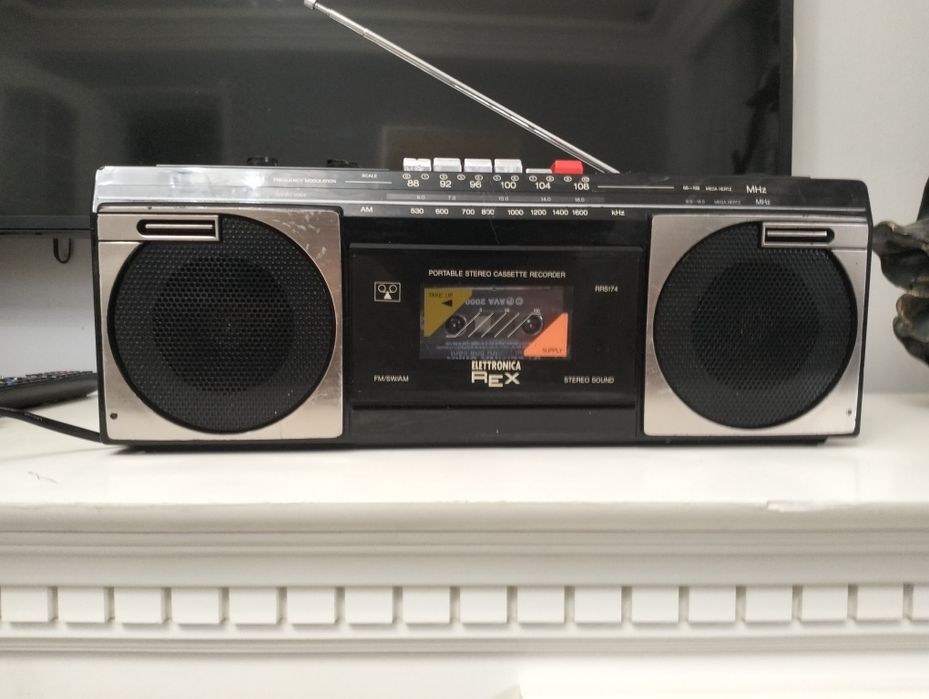 Radiocasetofon electronica