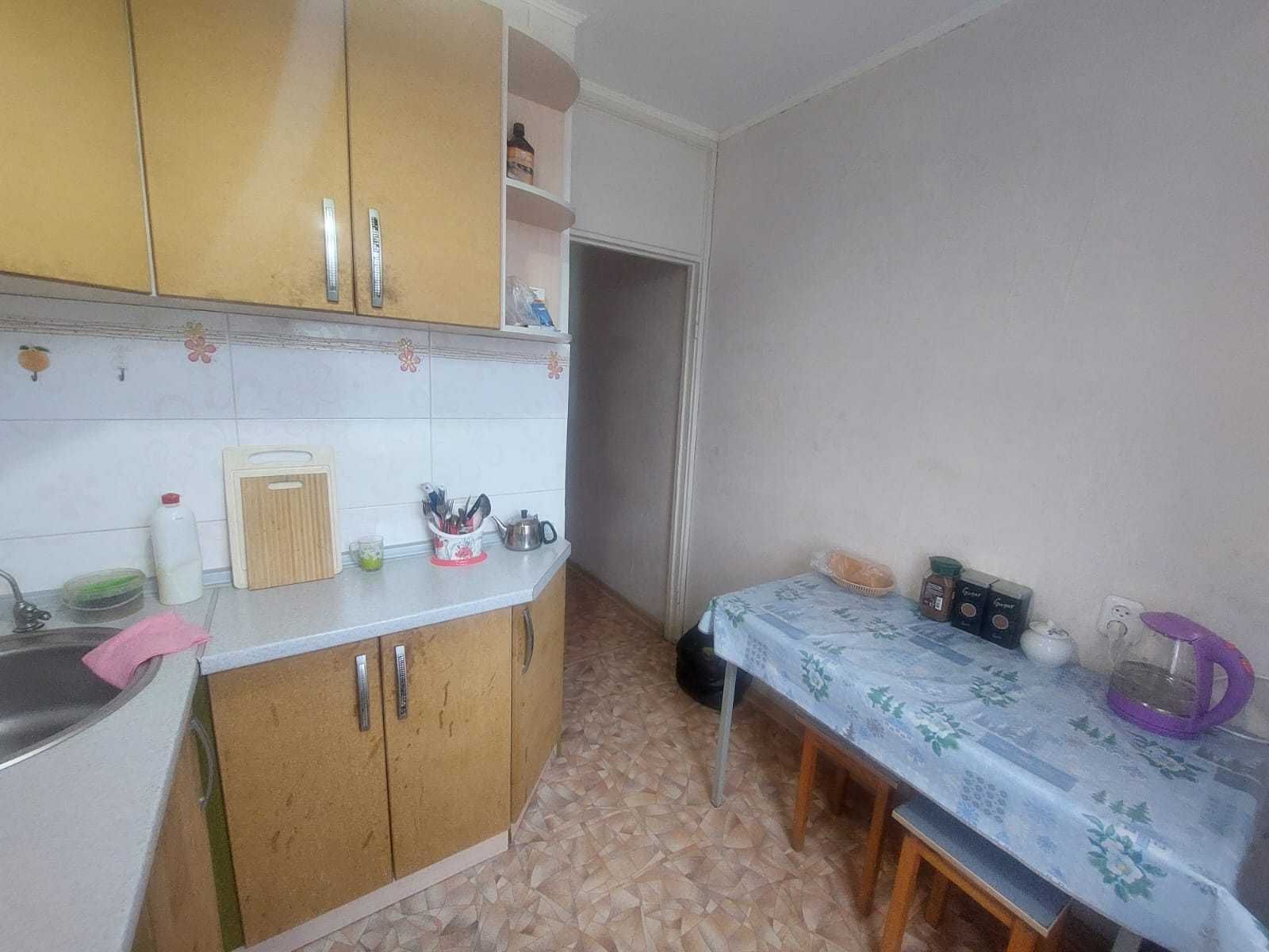 Продам 2-комнатную квартиру, 45 м2, по пр. Строителей