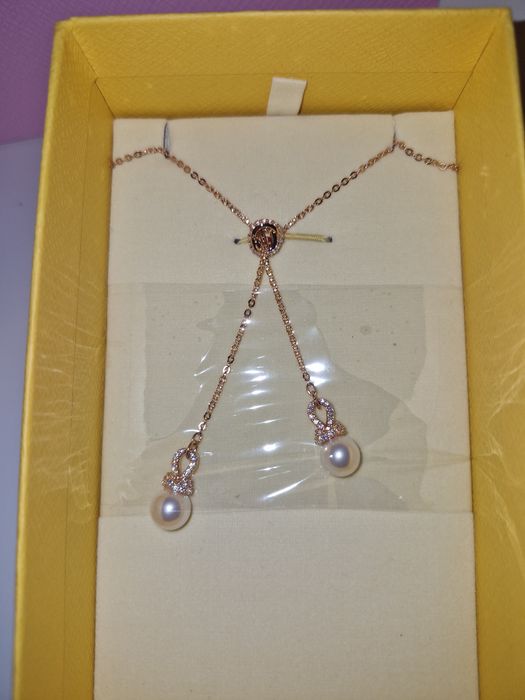 Колие Swarovski        .