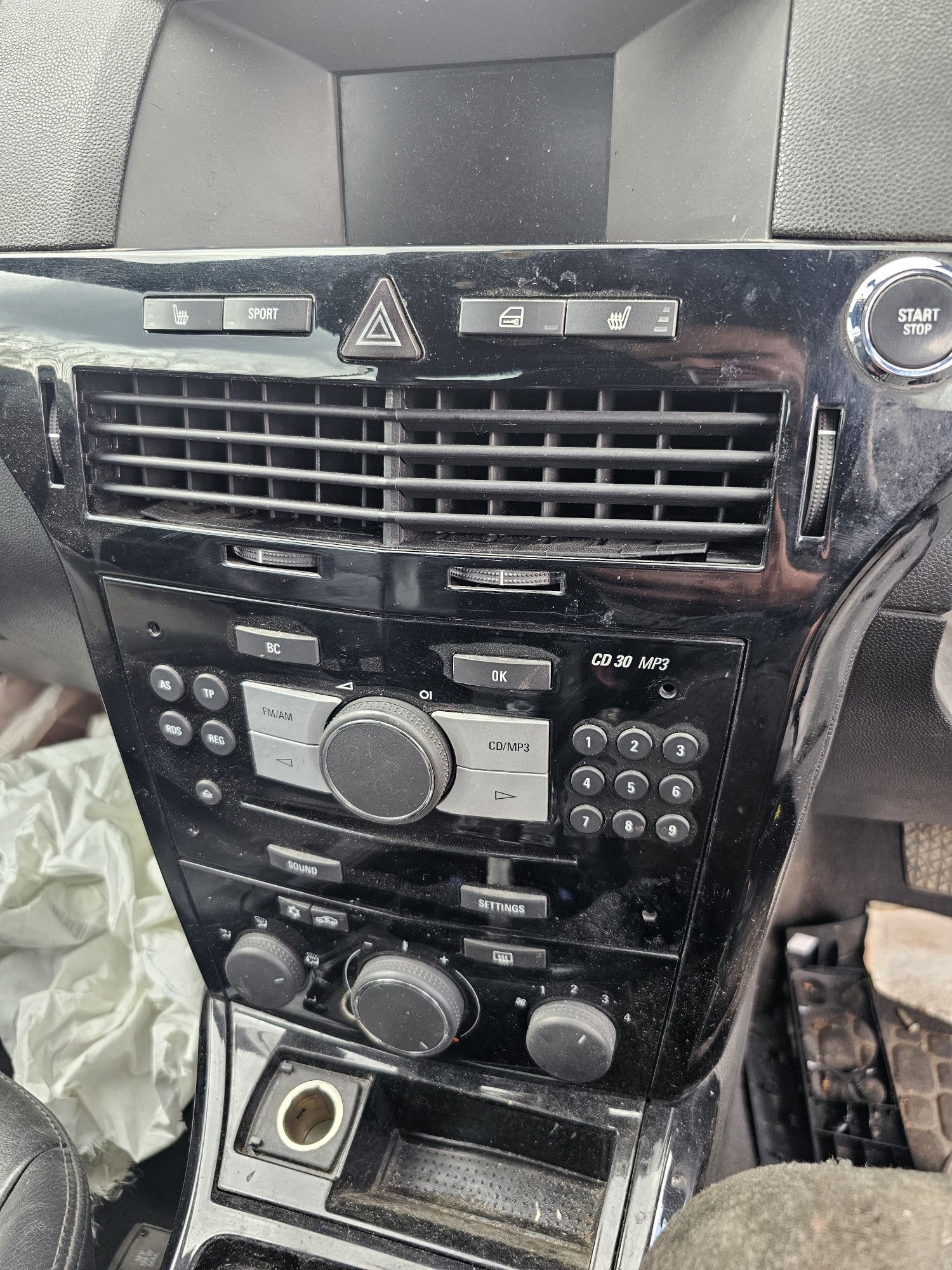 Radio opel astra h cu Aux