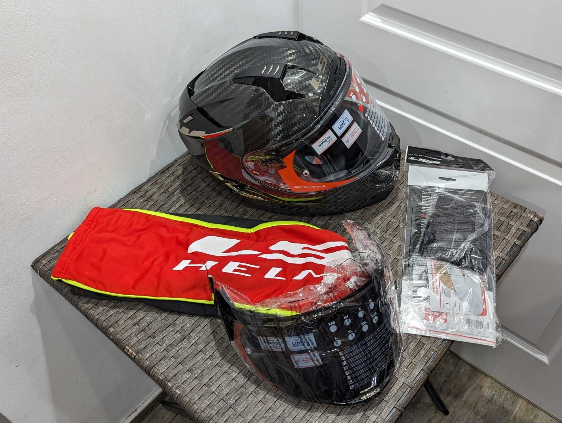 Casca moto LS2 Challenger Carbon, marime XS - ochelari de soare
