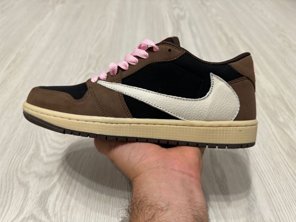 Adidasi Travis x Jordan 1 low mocha dark