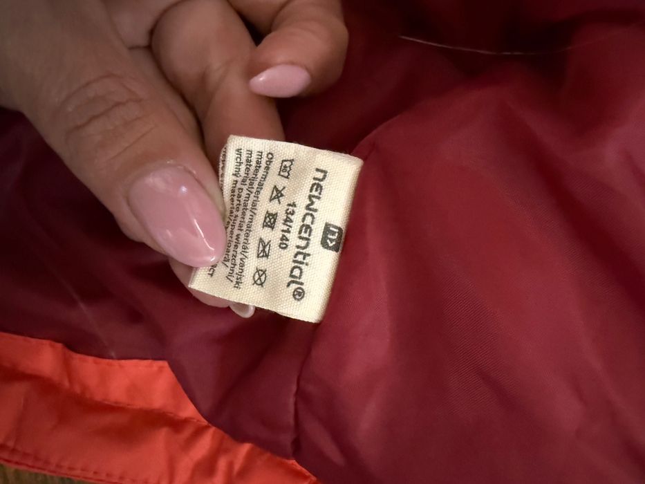 Детски ски екип.Размер 134-яке,долно 140