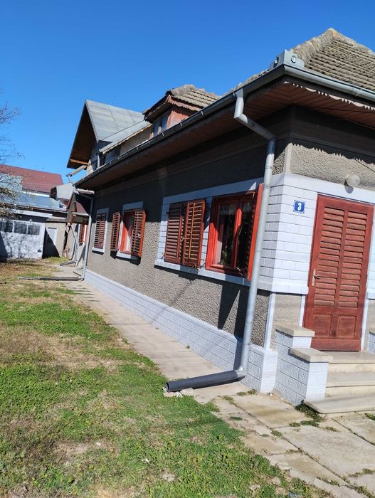 Casa Pucioasa complet utilata și mobilata, str Liliacului