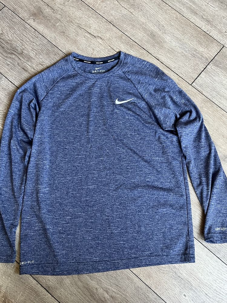 NIKE Dri-Fit Swim - UPF40+ / Нова размер М / Оригинал