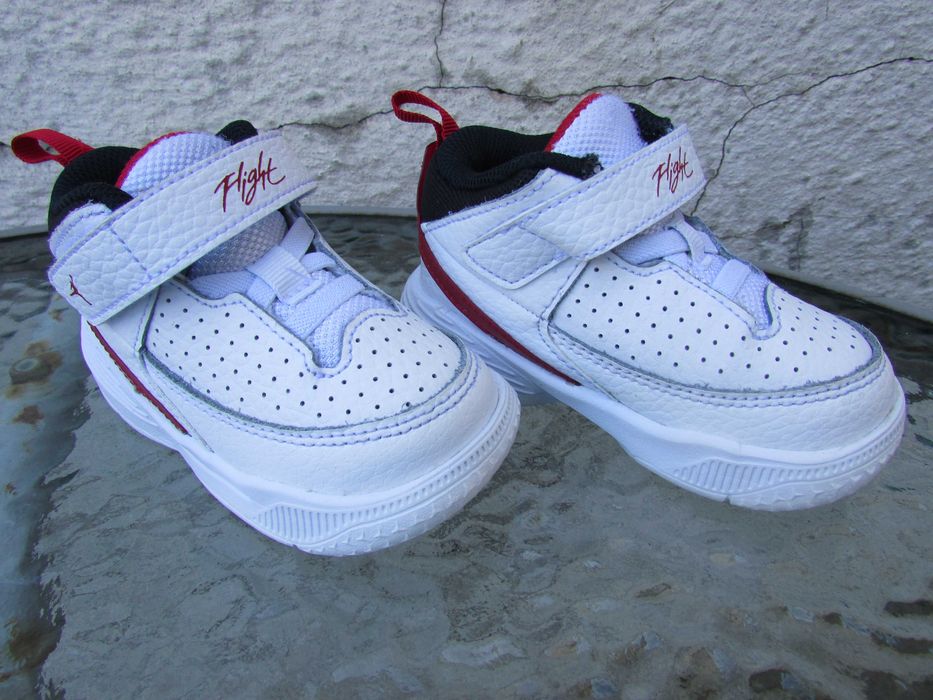 Детски маратонки Nike Jordan Max Aura 5