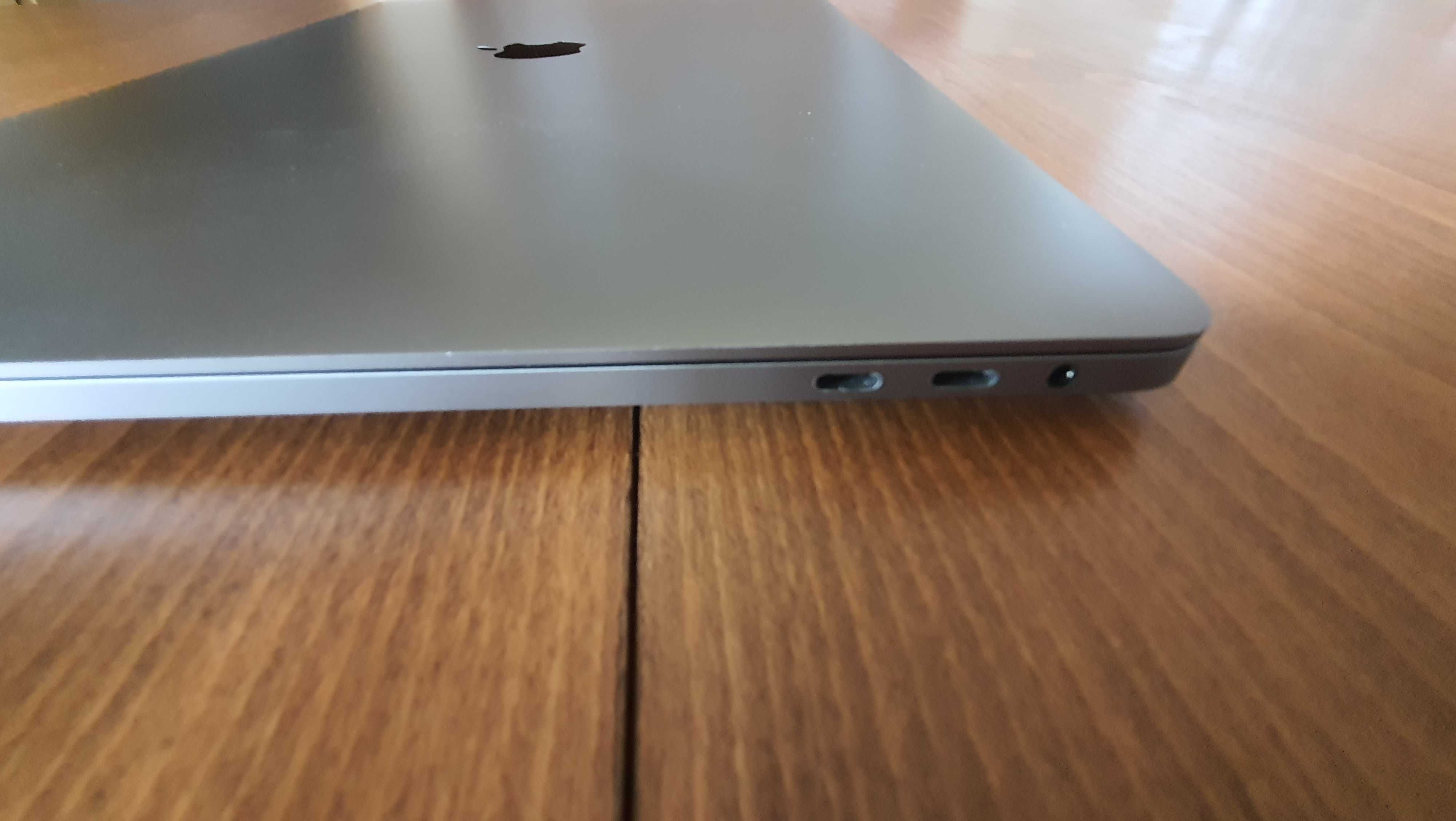 Macbook pro, space gray,  2019, 16", core I7, 16 Gb, 1 Tb, като нов