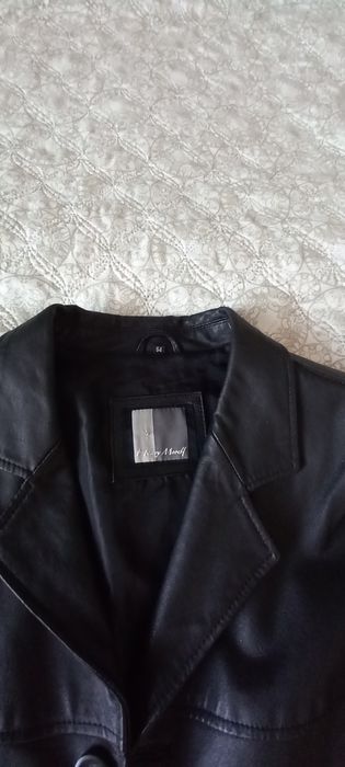 Продавам кожено яке.