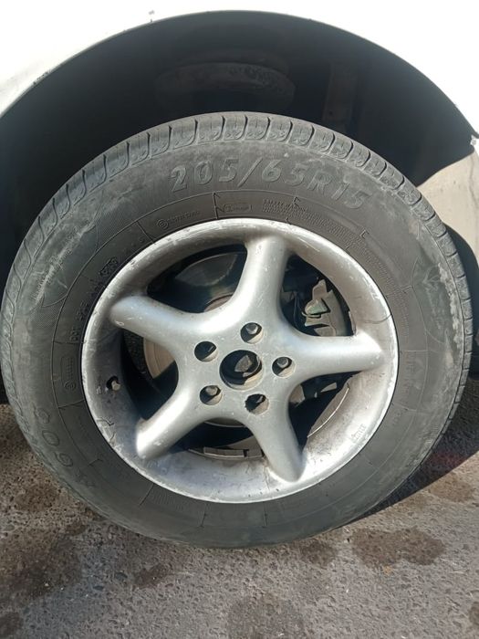 Продам автошины с диском на 205/65 Р15