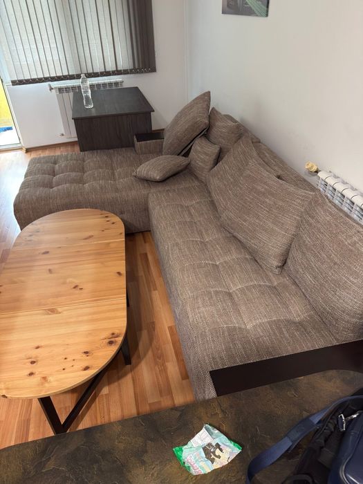 Продава се диван и холна маса