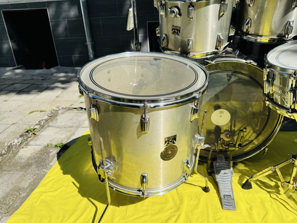 MADE IN JAPAN! 1979 TAMA IMPERIALSTAR пълен сет барабани и стойки!
