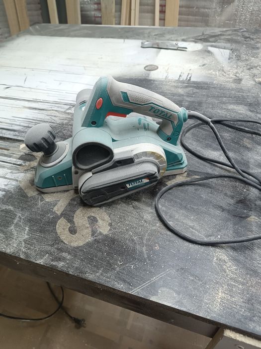 Рубанок электрический