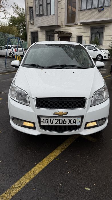 Surochno NEXI 3 2017 yil oq Xolati yaxshi! Oʻzimniki salondan xaydagan