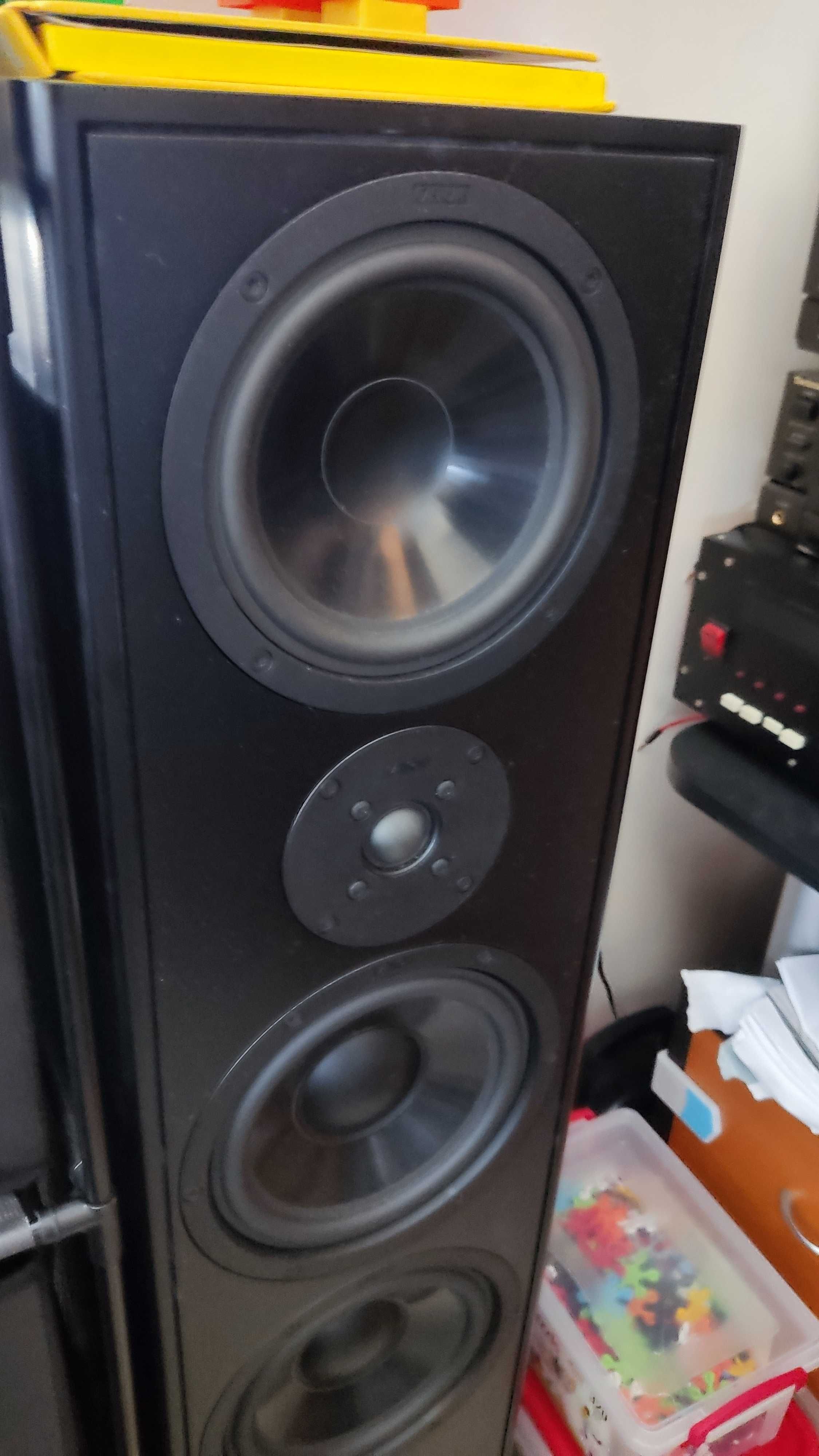 Комплект усилвател DENON PMA 1060 и тонколони CANTON LE109