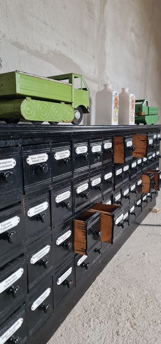 Dulap,sertar vechi din lemn stejar!dulap farmacie