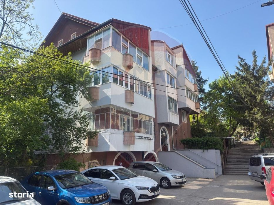Apartament cu 4 camere de vânzare la vile, zona Ultracentrală