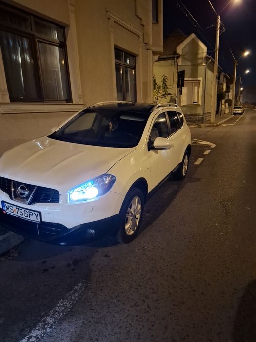 Urgent vând Nissan Qashqai+2 2013