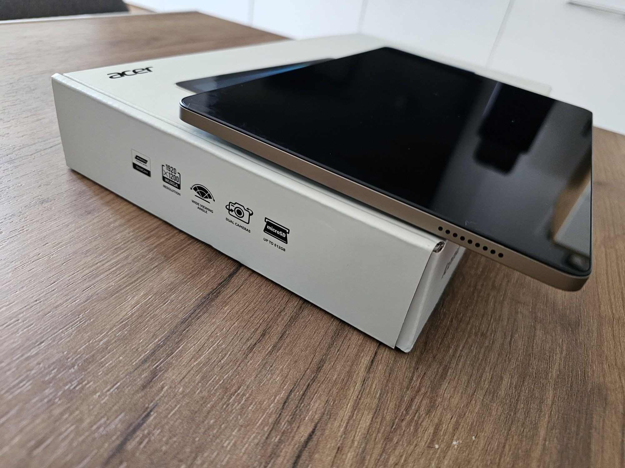 Android Таблет Acer Iconia V11