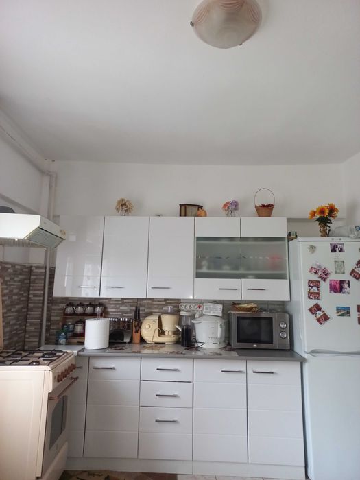 Vand apartamanent 3 camere