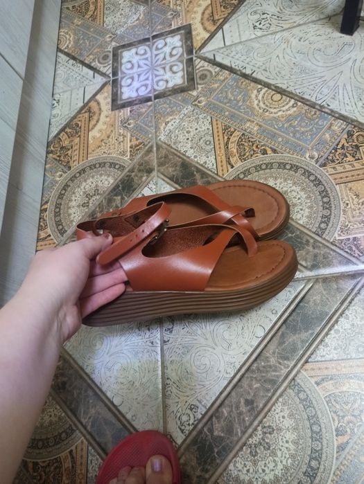 Босоножки коленные в отличном состоянии одела 1 раз