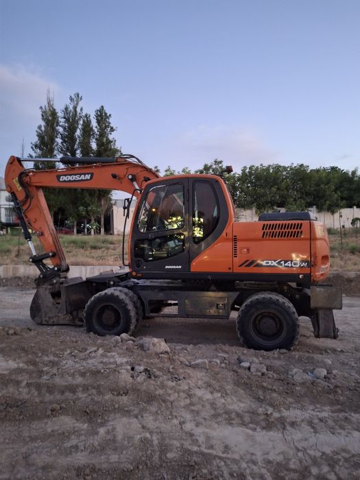 Ekskavatr Gidramold xizmati 55W 140W 210W Услуга Экскаватор Гидрамолд