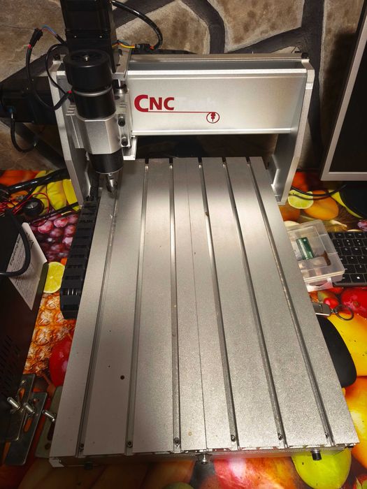 CNC ROUTER 3040 (чисто нова )