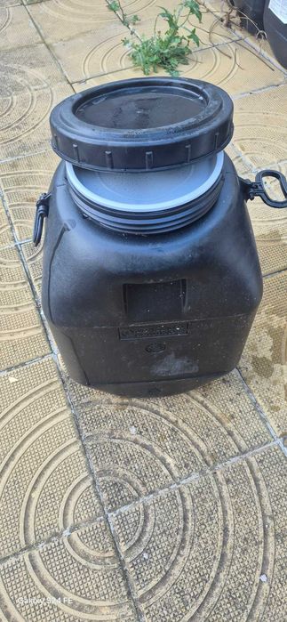 Бидони празни 50 л.