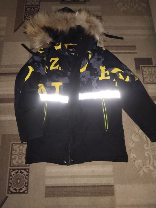 Продам детскую куртку зима