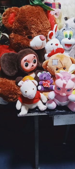 продаются мягкие игрушки много больше 30 штук