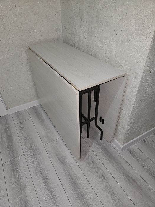 Раскладной  стол абсолютно новый