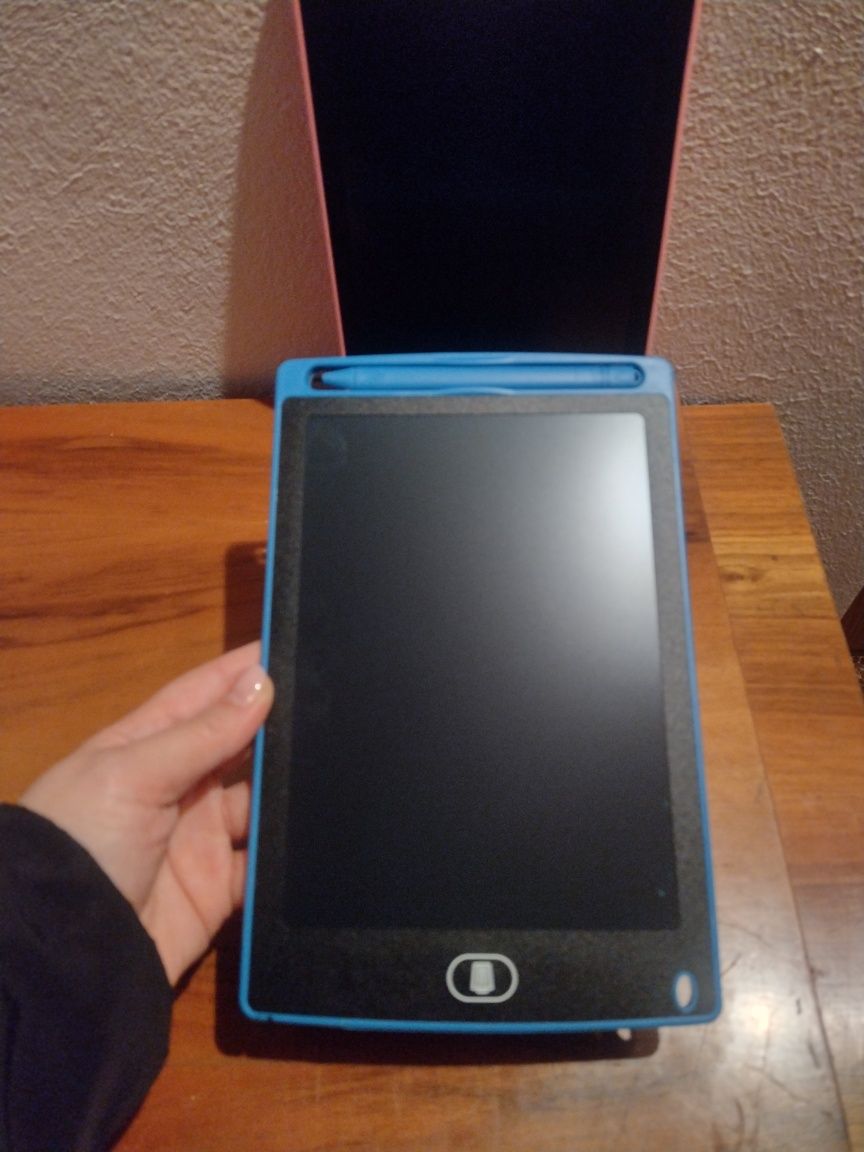 Tableta grafica culoare roz și albastru
