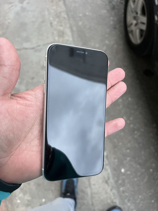 Iphone xr  white