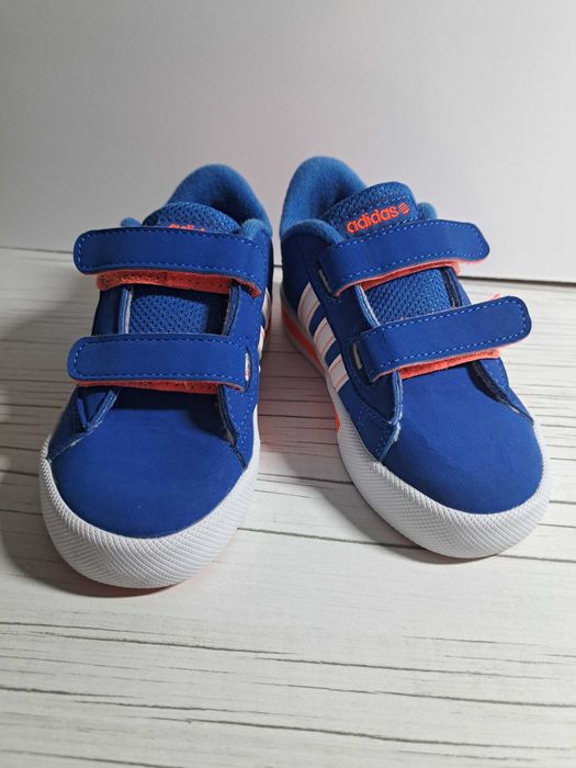 Детски маратонки adidas за момче
