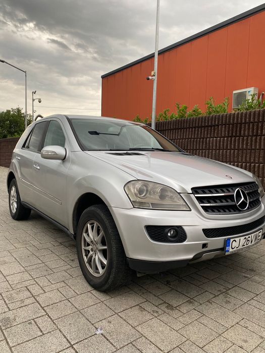 Vând Mercedes ML 320 Autoutilitara