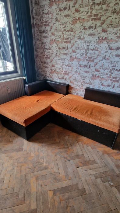 Продавам разпъващ се диван