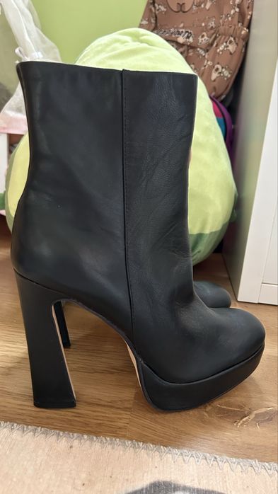 Дамски боти висок ток, номер 41, НОВИ!