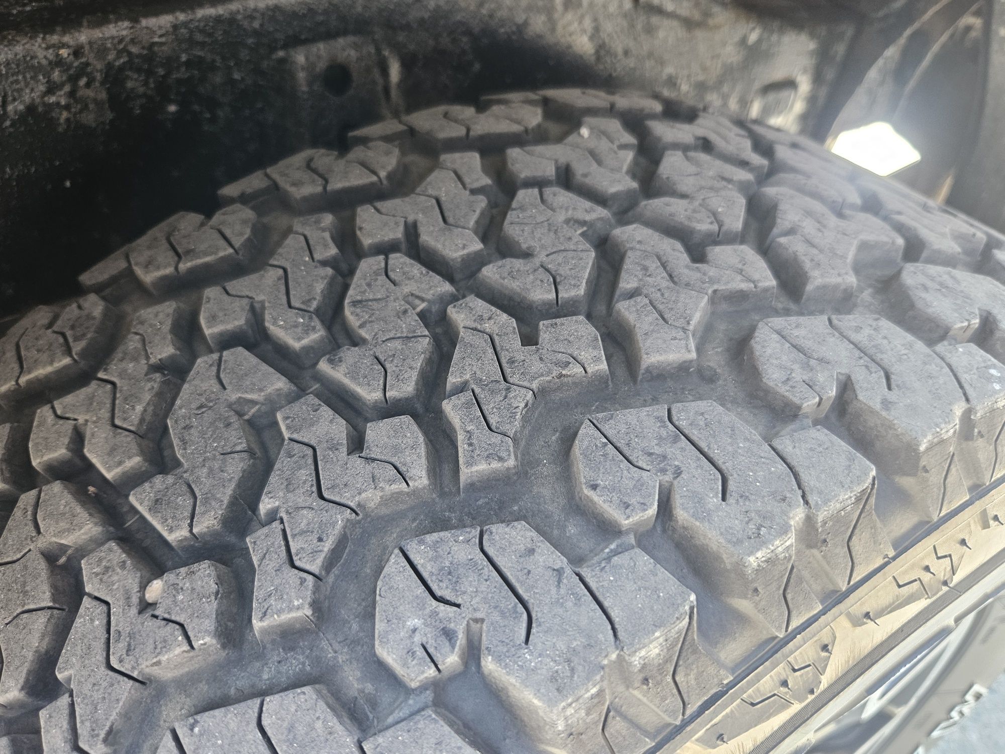 Джанти с гуми за Toyota Hilux 265/60/18