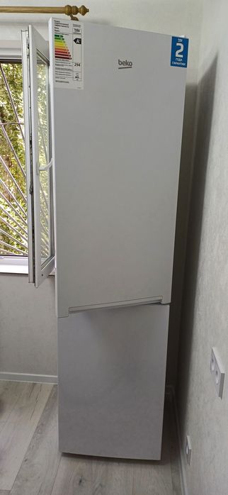 Продам холодильник на запчасти