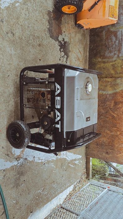 Generator trifazic 9,3 kw pornire la cheie