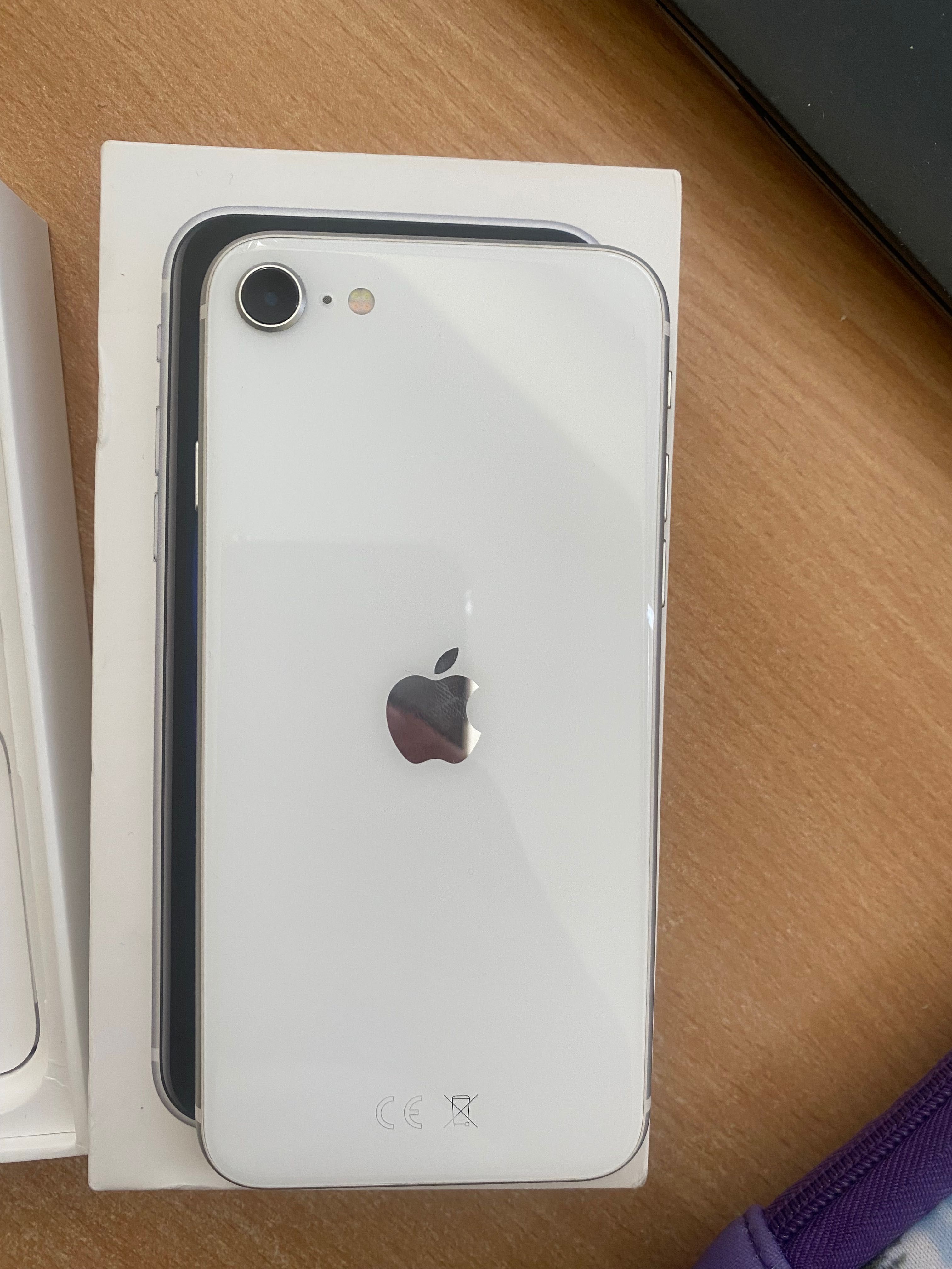 iPhone SE2 употребяван