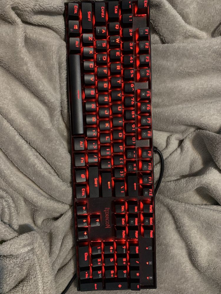 Tastatură mecanică Red Dragon